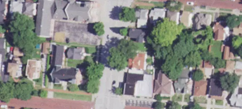 Mixed-Use Building with Apartment