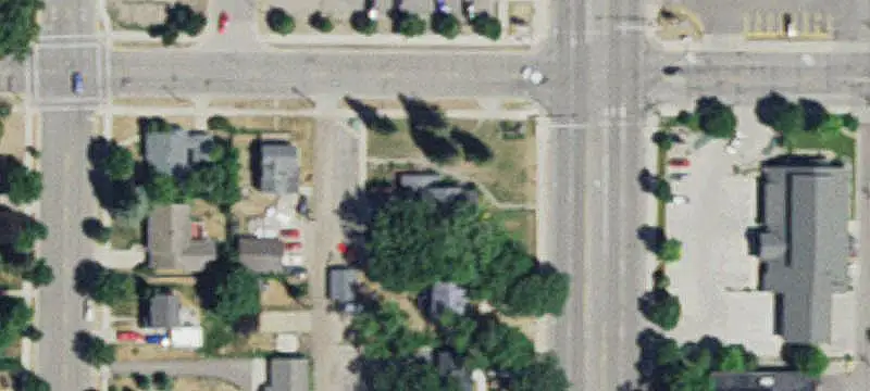 Mixed-Use Building with Apartment