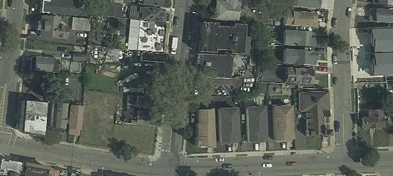 15-Car Commercial Parking Lot
