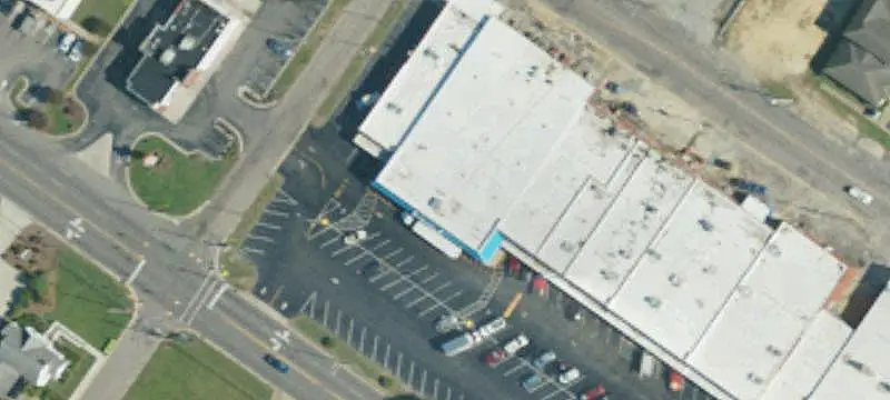 Retail Space in Shopping Center