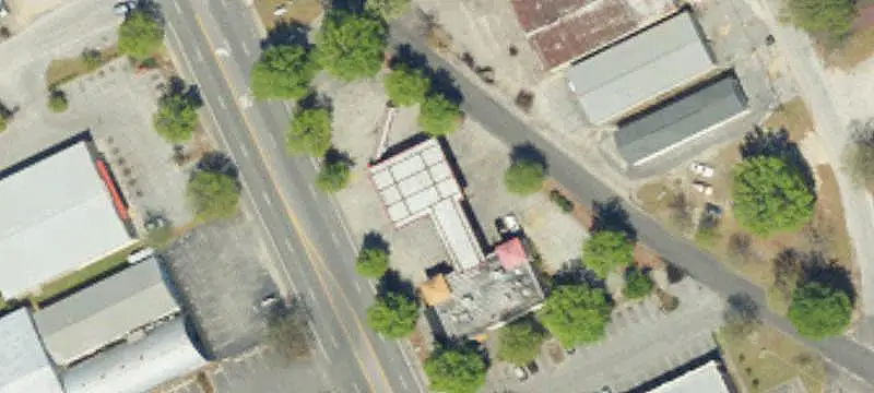 Retail End Cap with Drive-Through