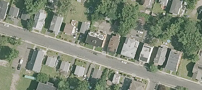 6-Unit Apartment Building