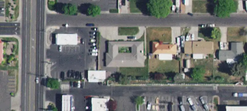 Mixed-Use Property with Courtyard