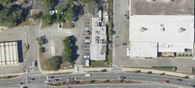 Restaurant and Retail Building