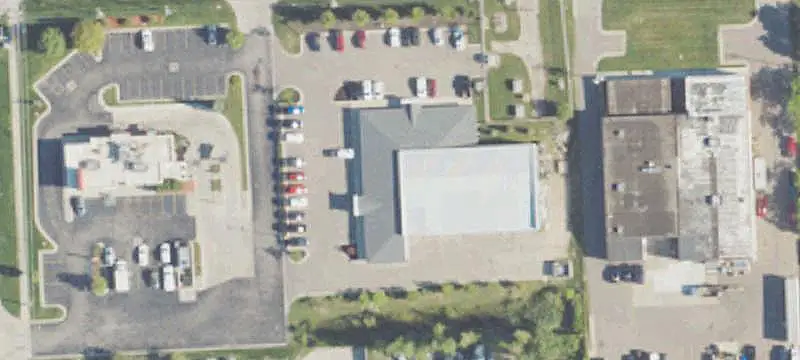 Flex Building with Grade-Level Doors