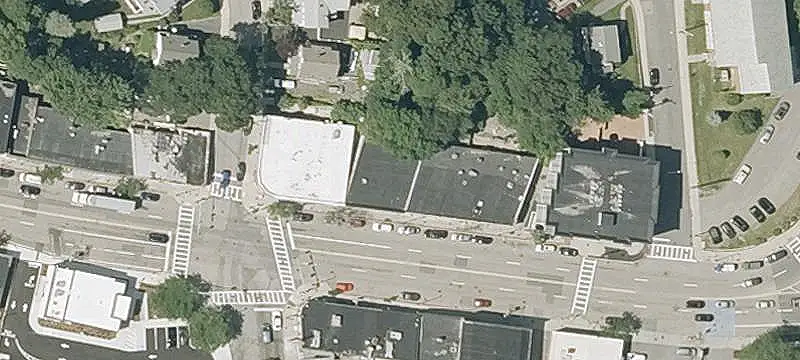 Two-Level Retail Space