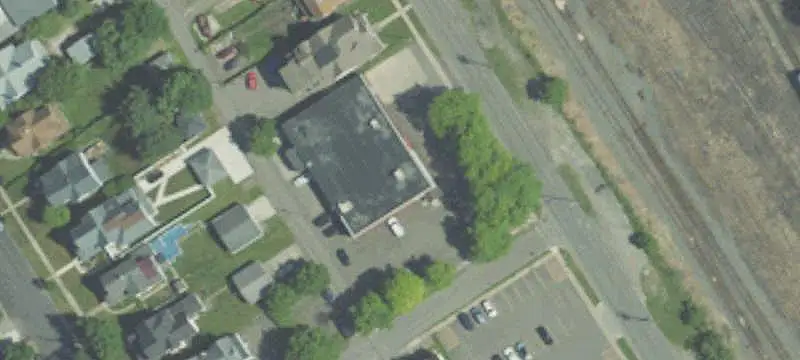 Single-Story Mixed-Use Building