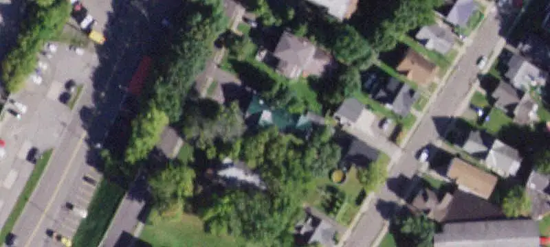6-Unit Apartment Building
