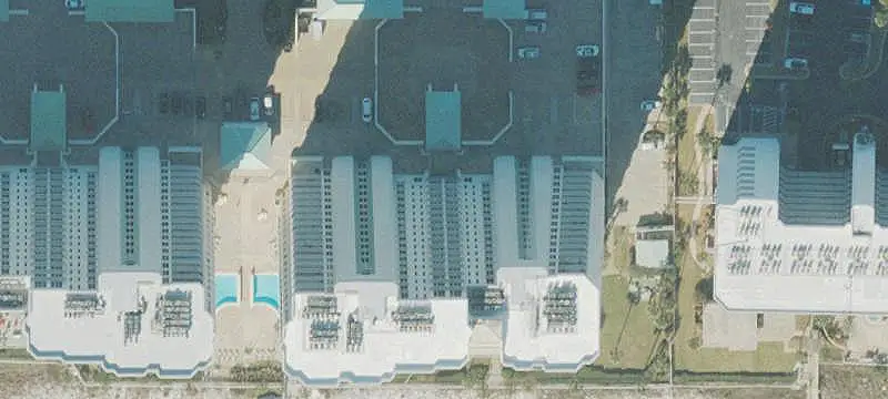Retail Space Near Beach Retailers