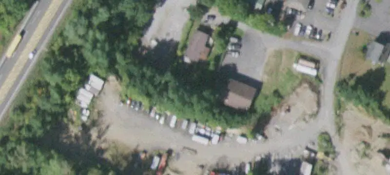 Auto Shop with Vehicle Lift