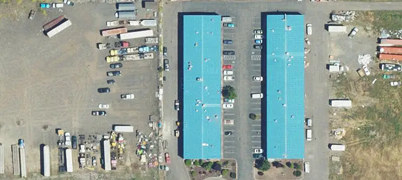 Flex Space with Overhead Door