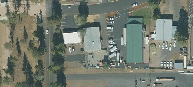 NNN-Leased Commercial Building