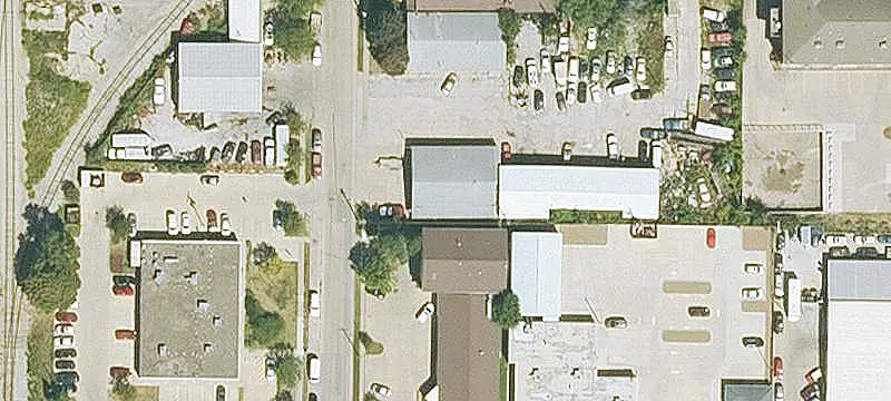 Flex Space with Overhead Door