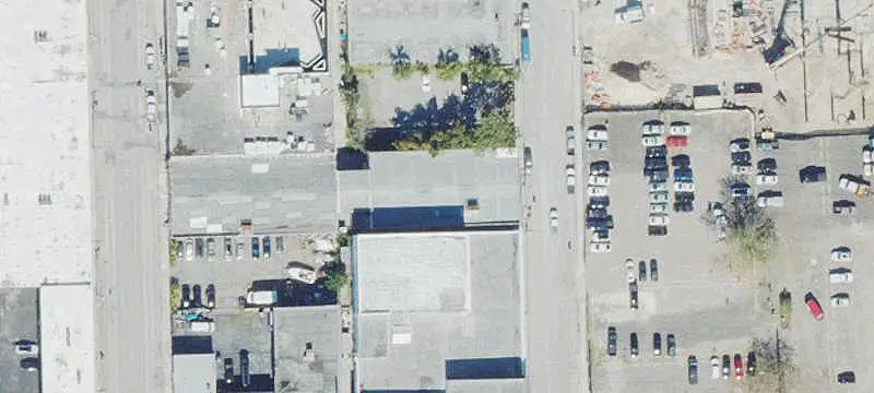 Freestanding Warehouse with Roll-Up Access