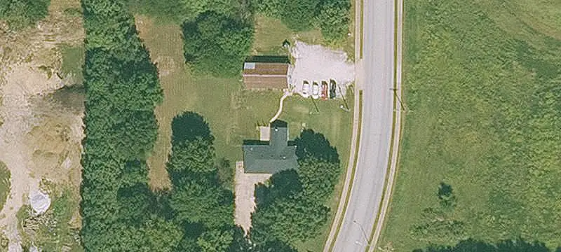 Office Building with Auxiliary Structure