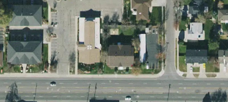 8-Unit Apartment Building