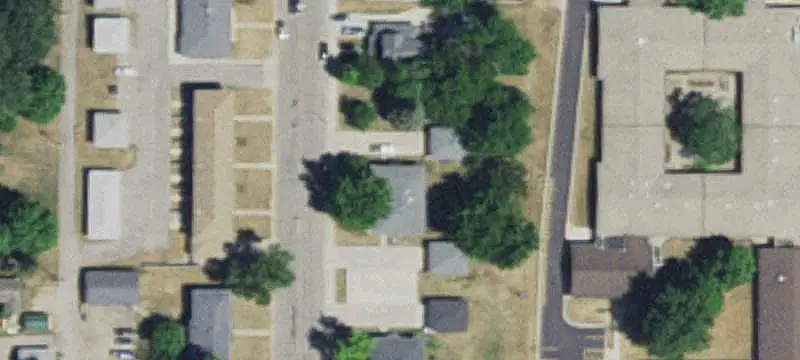 4-Unit Apartment Building with Garages