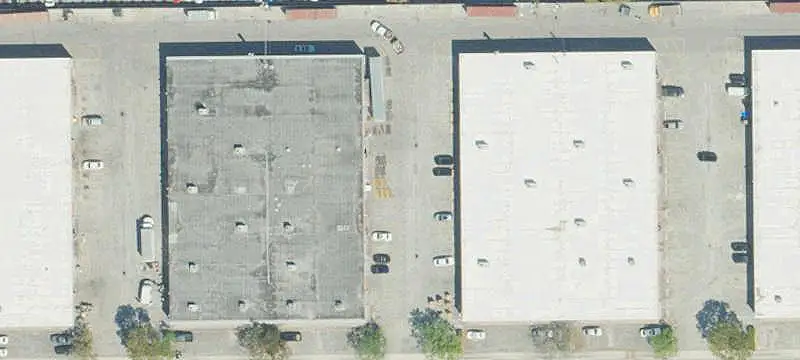 Warehouse Suite with Grade-Level Loading