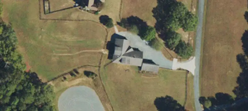 Horse Farm with Riding Arena