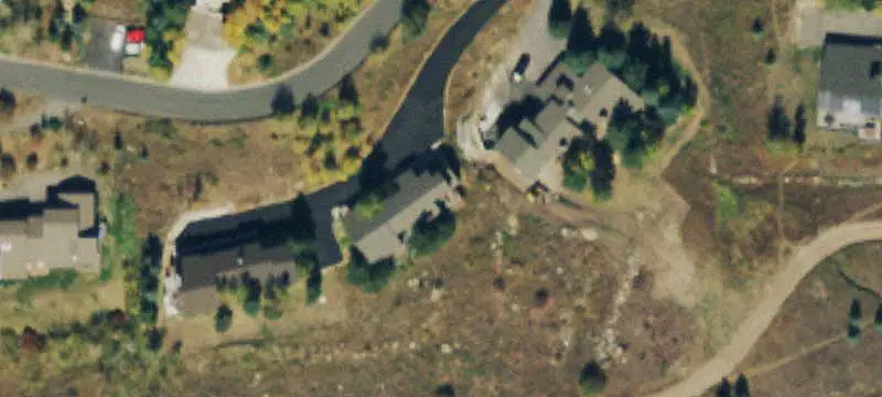 4-Bedroom Duplex with Mountain Views