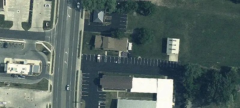 Office Building with Efficiency Apartment