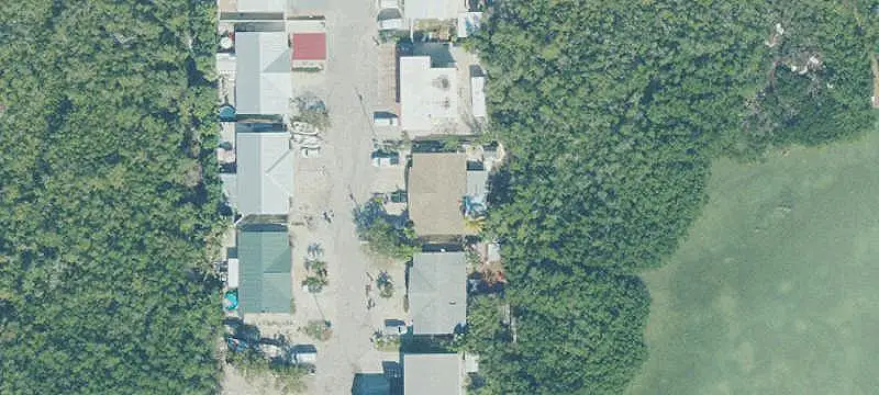 4-Unit Apartment Building