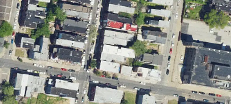 Eight-Unit Apartment Building with Elevator
