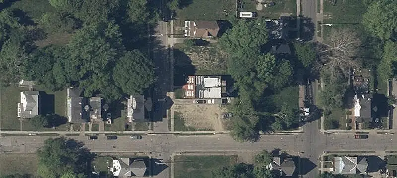 7-Unit Brick Apartment Building