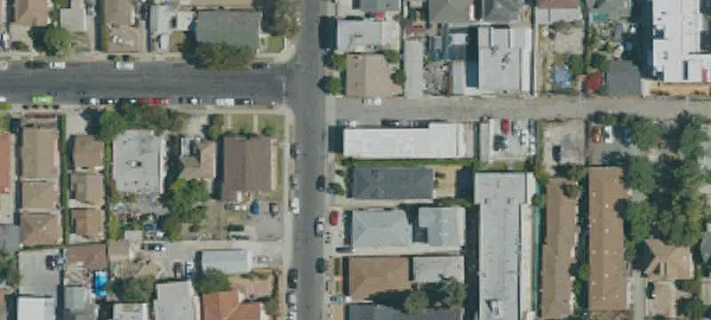 6-Unit Apartment Building