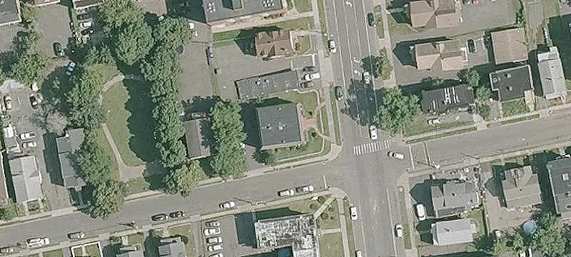 6-Unit Brick Apartment Building