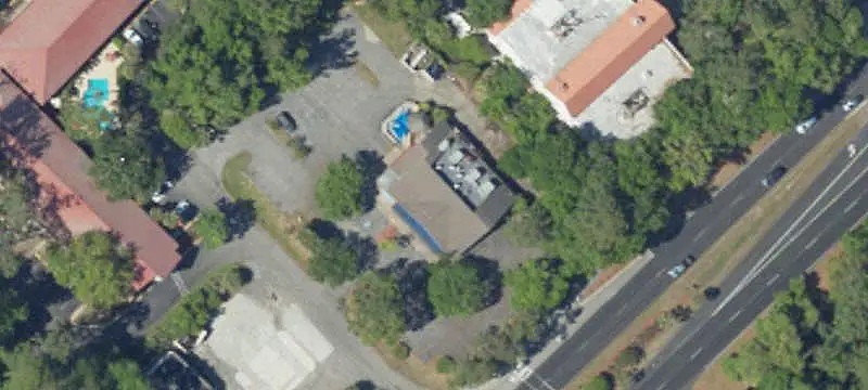 Open-Layout Restaurant Building