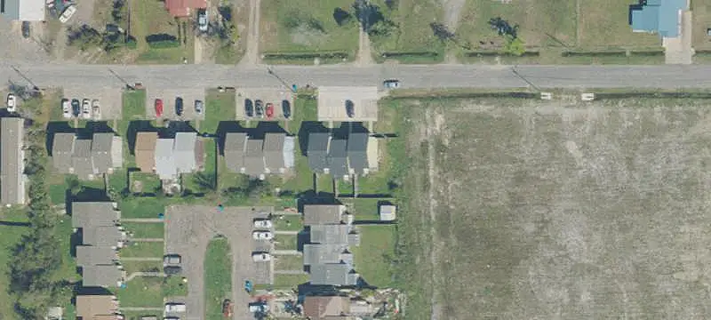 Three-Unit Triplex with Yards
