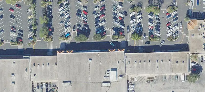 Retail Suite in Publix-Anchored Plaza