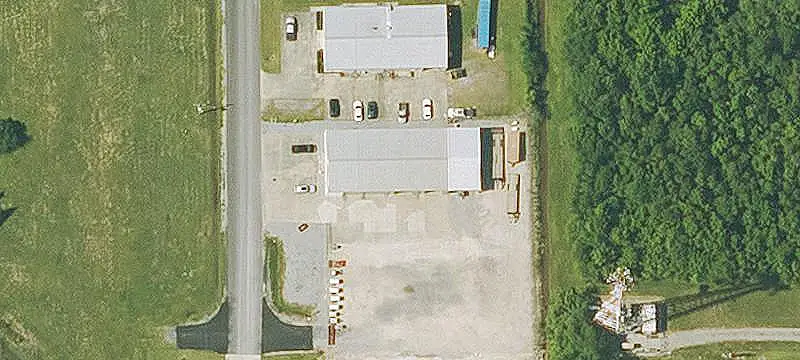 Renovated Flex Space with Secured Yard