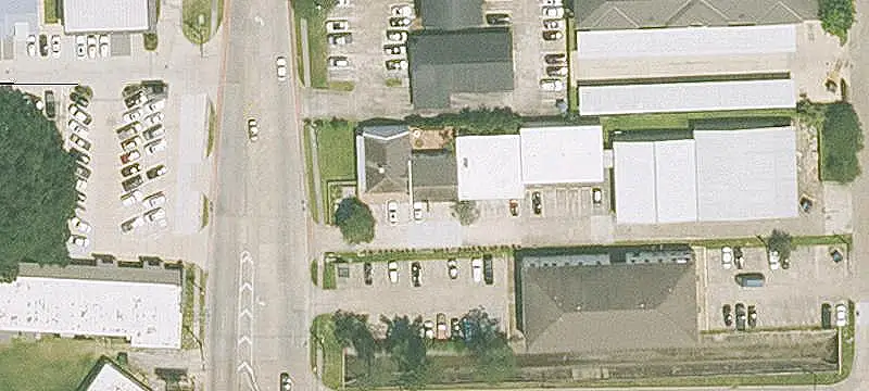 Mixed-Use Showroom and Warehouse