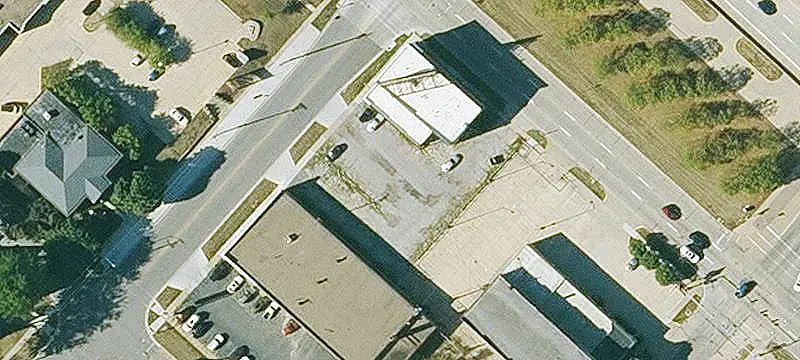 Office and Retail Mixed-Use Space