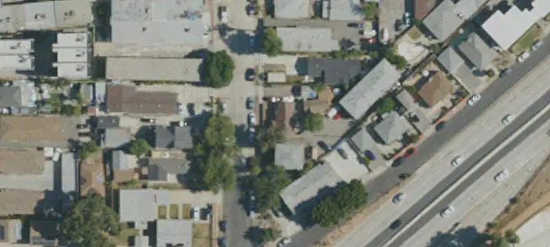 6-Unit Apartment Building