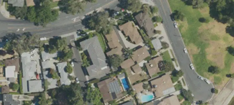 4-Unit Apartment Building with Garages