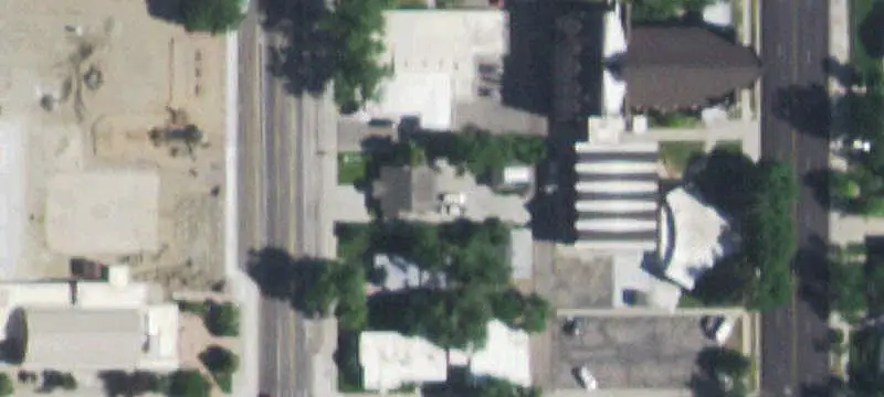 Three-Tenant Retail Building
