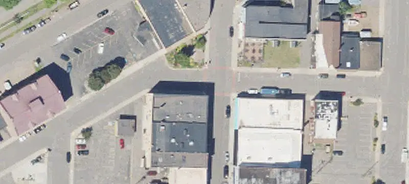 Mixed-Use Building with Upstairs Apartment