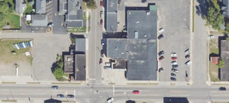 Mixed-Use Building with Apartment