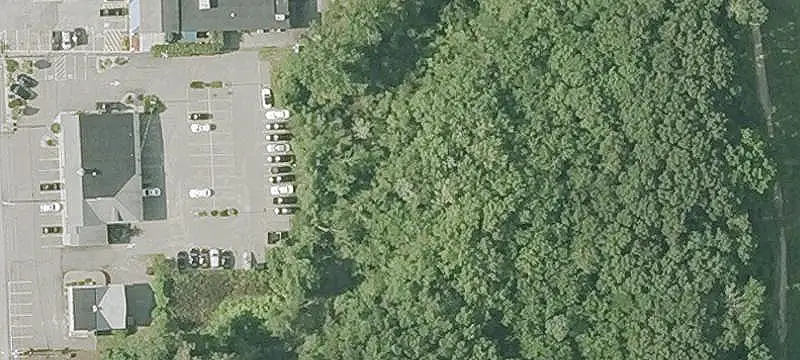 Automotive Retail Space with Display Area