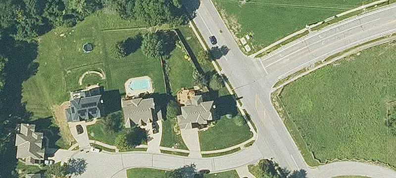 6-Unit Apartment Building