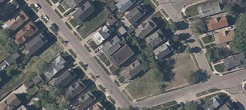 4-Unit Brick Apartment Building