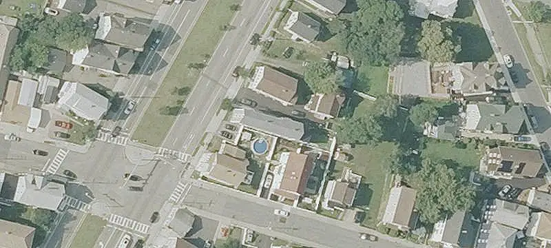 4-Unit Multifamily Building