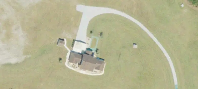 Mixed-Use Estate with Warehouse
