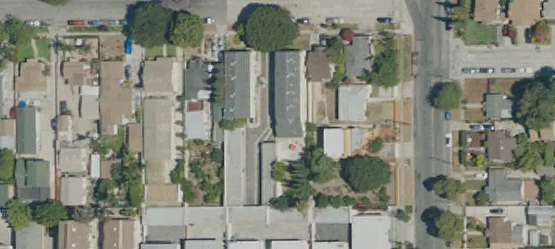 9-Unit Townhome-Style Apartment Building