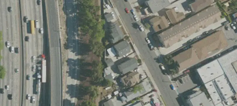 6-Unit Apartment Building