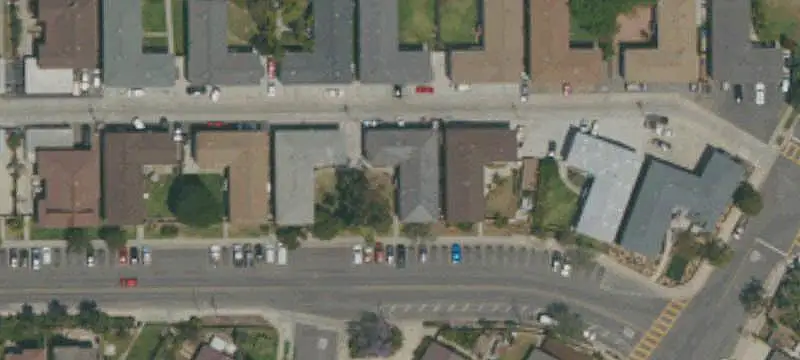 6-Unit Apartment Building