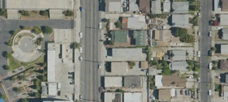 6-Unit Apartment Building